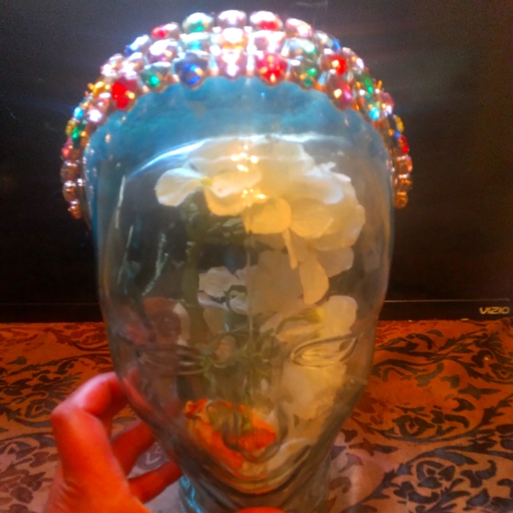 GLASS HEAD